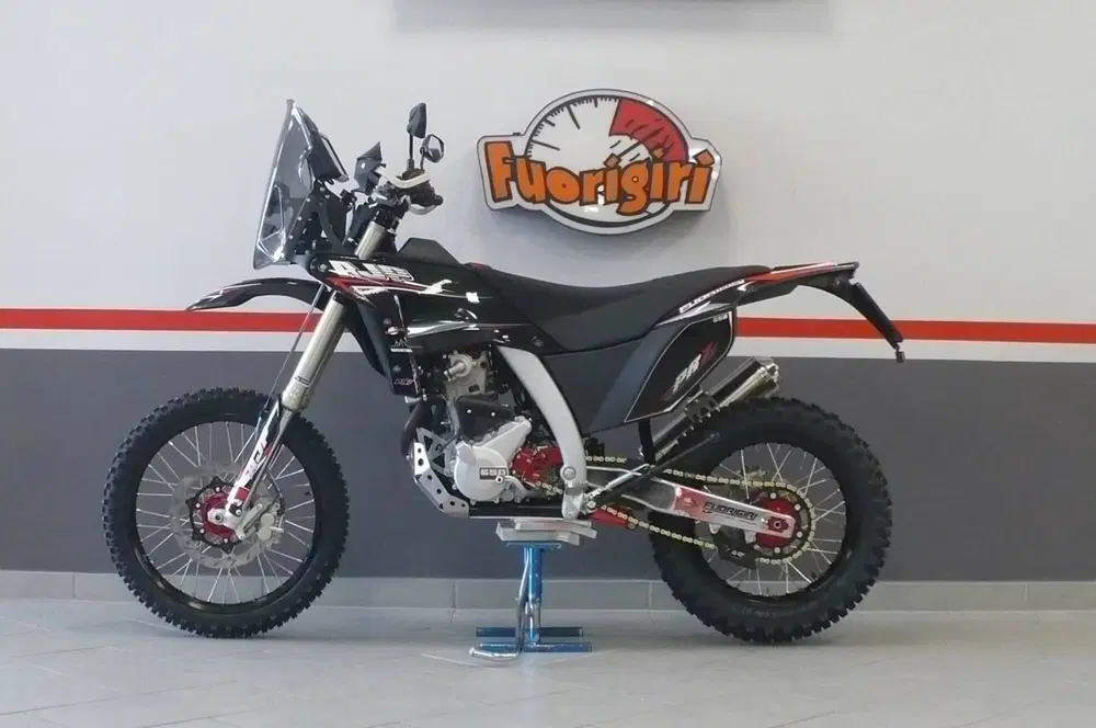 AJP PR7 650 Adventure