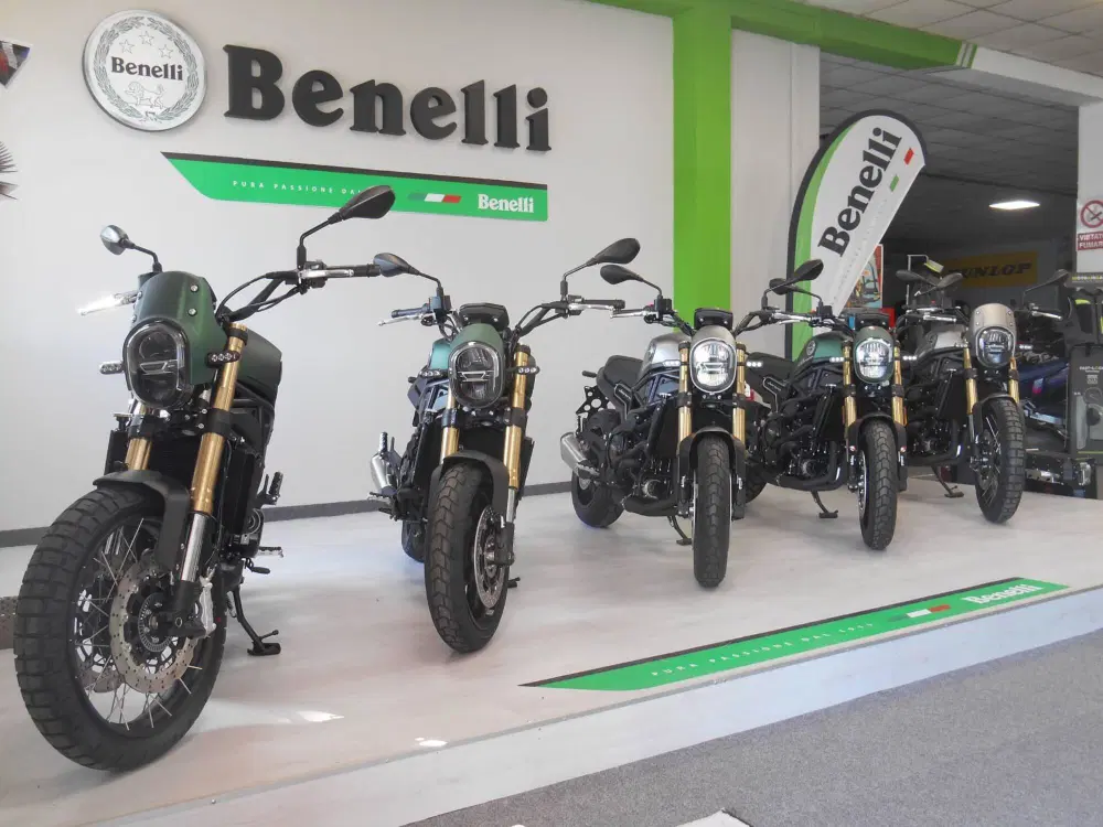 Benelli Leoncino 800