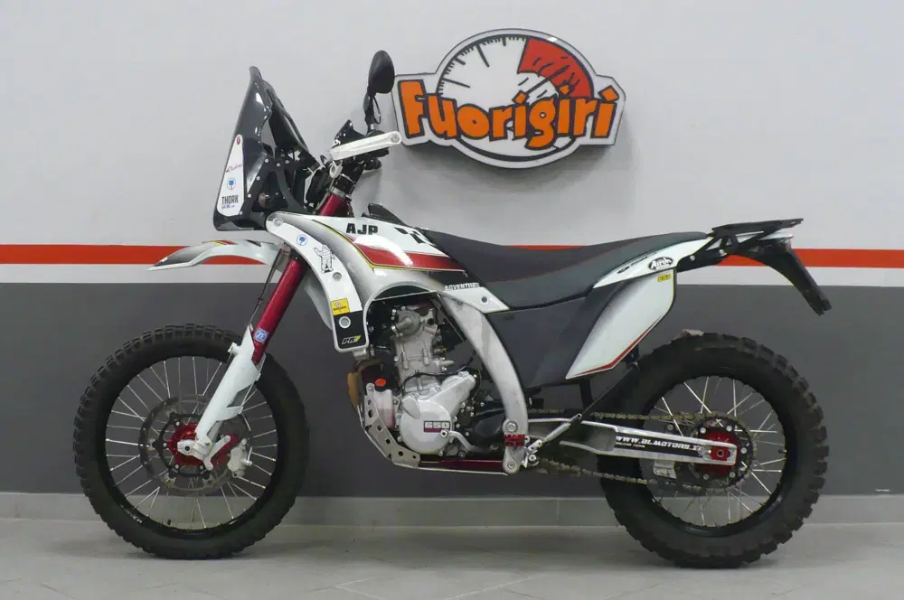 Foto AJP PR7 650 Adventure