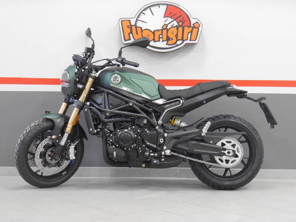 Benelli Leoncino 800