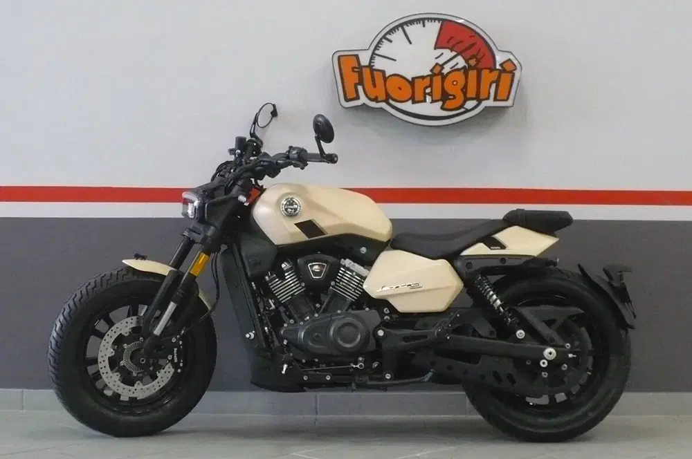 Benelli Leoncino Bobber 400