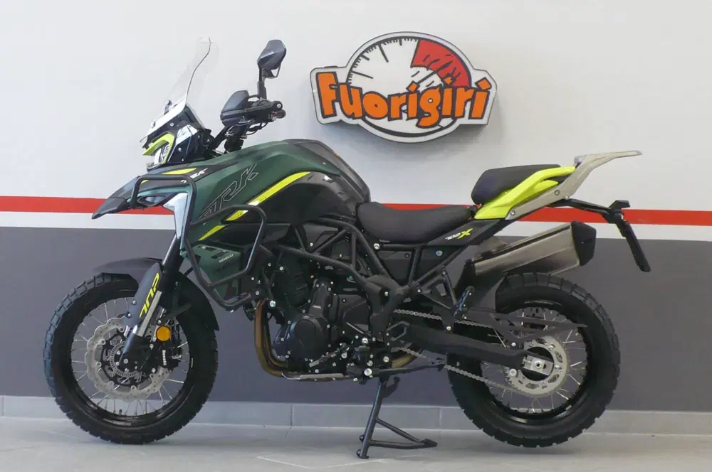 Foto Benelli TRK 702