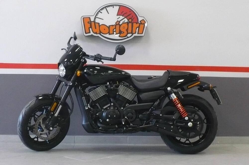 Foto Harley-Davidson Street